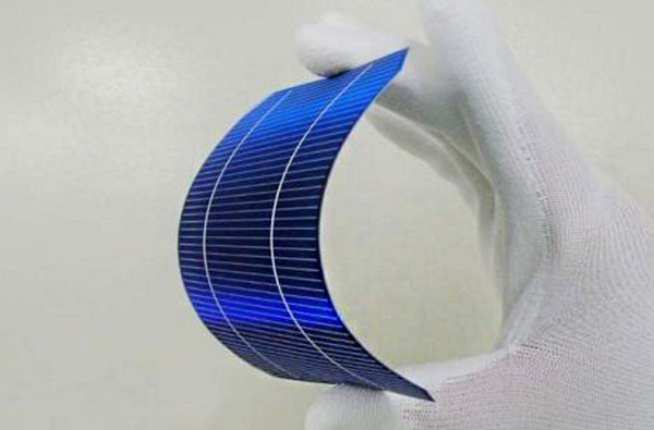 薄膜太陽能電池有什么特點(diǎn)？與光伏電池板有什么區(qū)別？