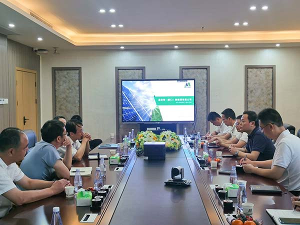 陳熹董事長攜高管團(tuán)隊(duì)與黃曉舟常務(wù)副市長一行會(huì)議交流中-1