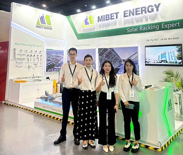 馬尼拉太陽能光伏展覽員工合照